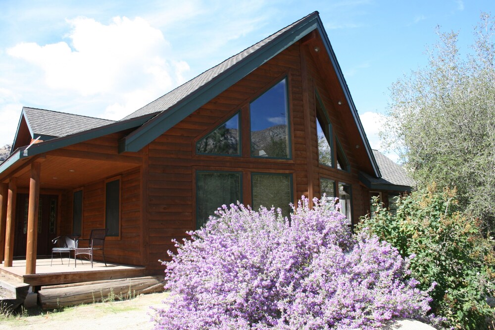 Log Home In The Sequoia National Forest - Perfect safe zone