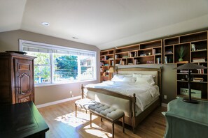 3 habitaciones, tabla de planchar con plancha y cuna de viaje 