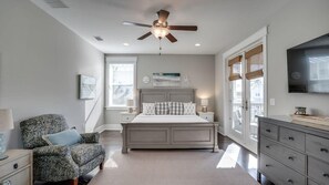 4 bedrooms, iron/ironing board, WiFi, bed sheets - 2 King Suites, 2 Resort Pools, Golf Cart & 6 Bikes! Nature Trail to the Beach! ~ (Santa Rosa Beach)