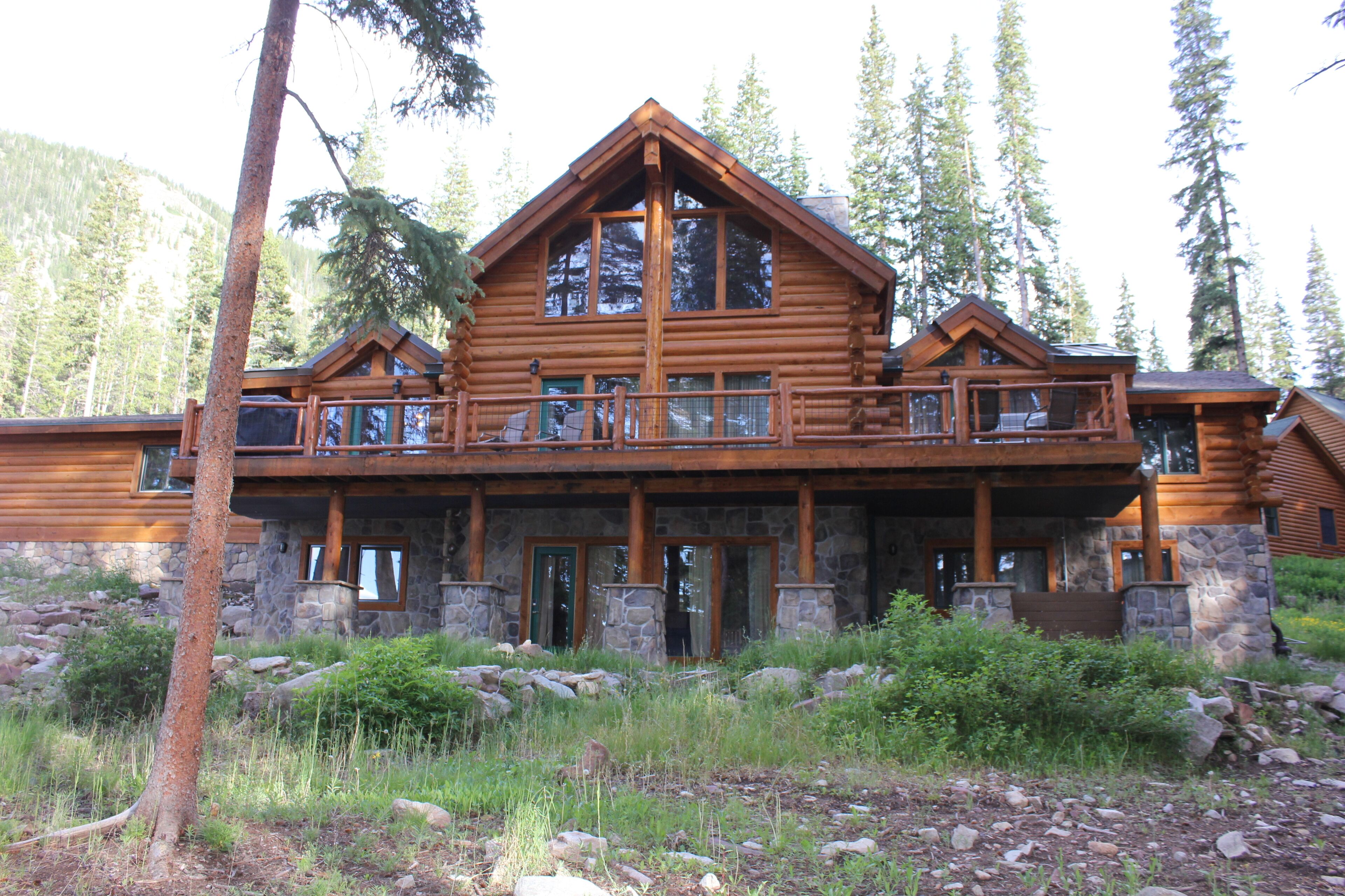 Enjoy the snow and mountains with relaxation