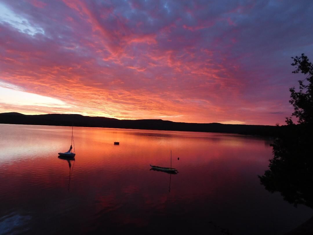 Private Lake Front Property - Ruby's Lake House