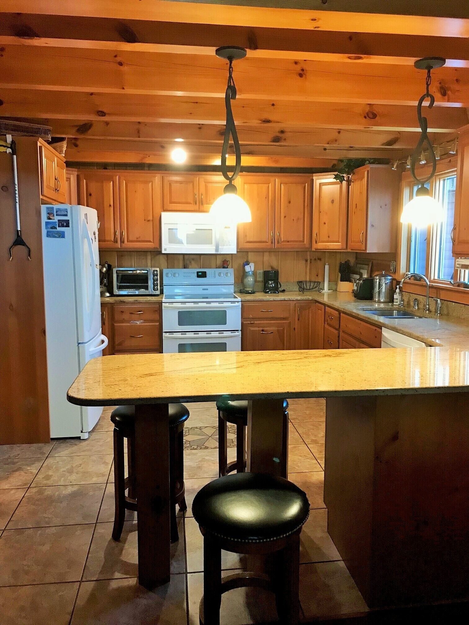 Private Lake Front Property - Ruby's Lake House