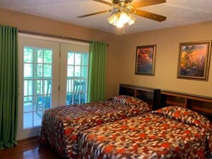 3 Schlafzimmer, Schreibtisch, Bügeleisen/Bügelbrett, kostenloses WLAN