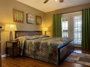 3 makuuhuonetta, työpöytä, silitysrauta/-lauta, ilmainen Wi-Fi