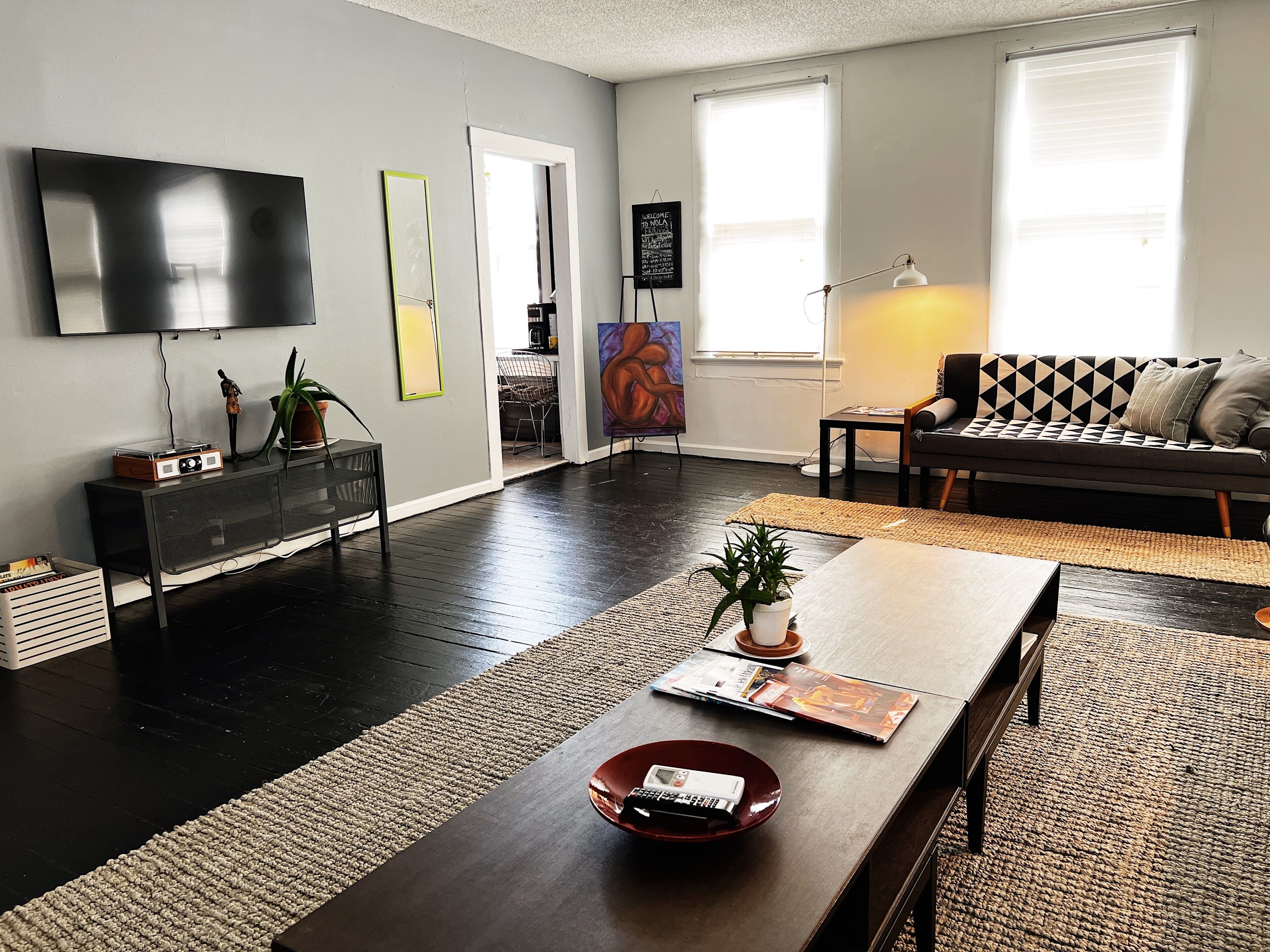 Vibrant Loft - Short Walk to French Quarter Ferry