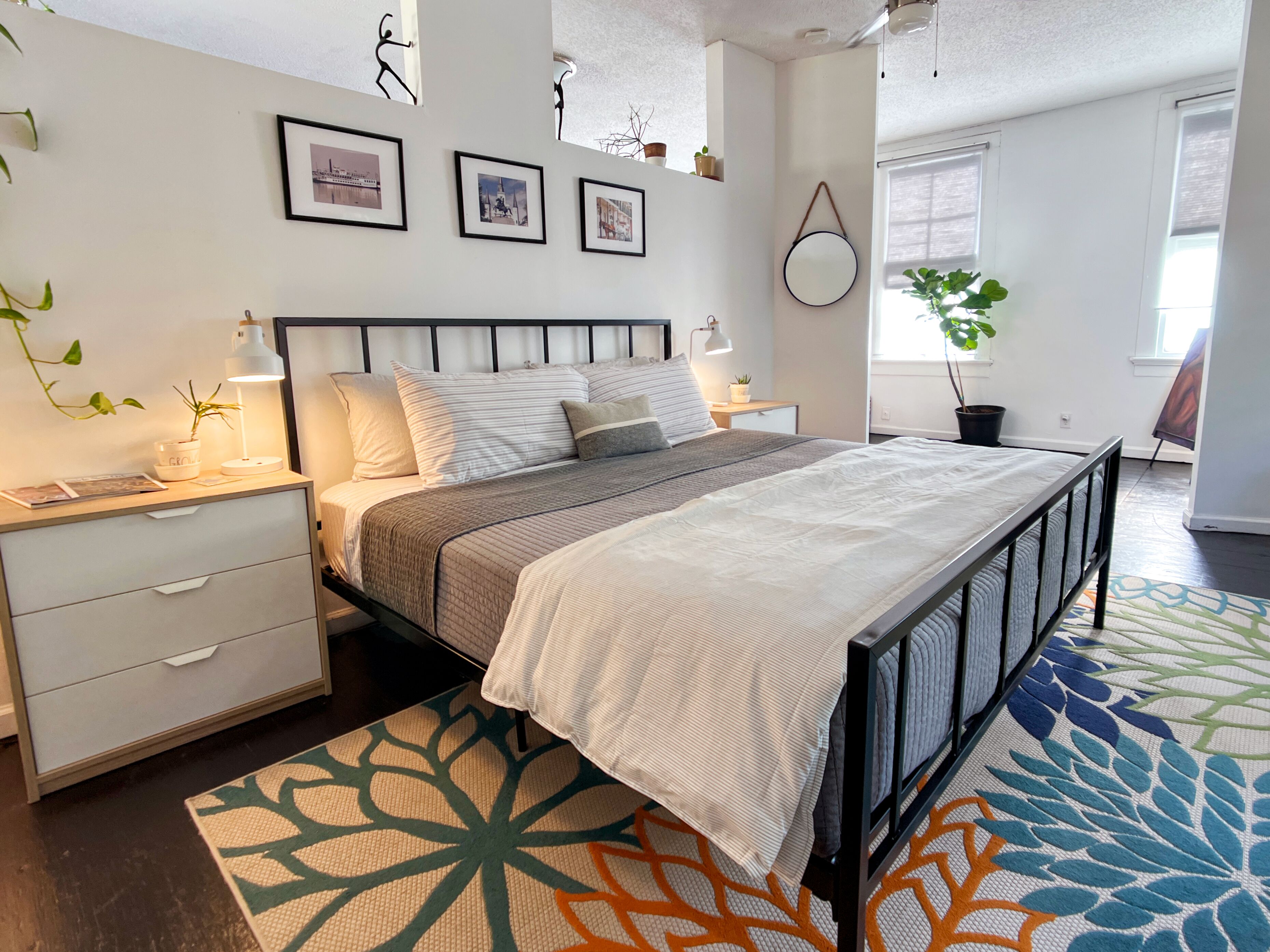 Vibrant Loft - Short Walk to French Quarter Ferry