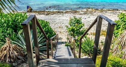 Crown Ridge 11 Sabadeco - Beautiful ocean front villa.