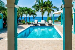 Outdoor pool - Crown Ridge 11 Sabadeco - Beautiful ocean front villa. (Kralendijk)