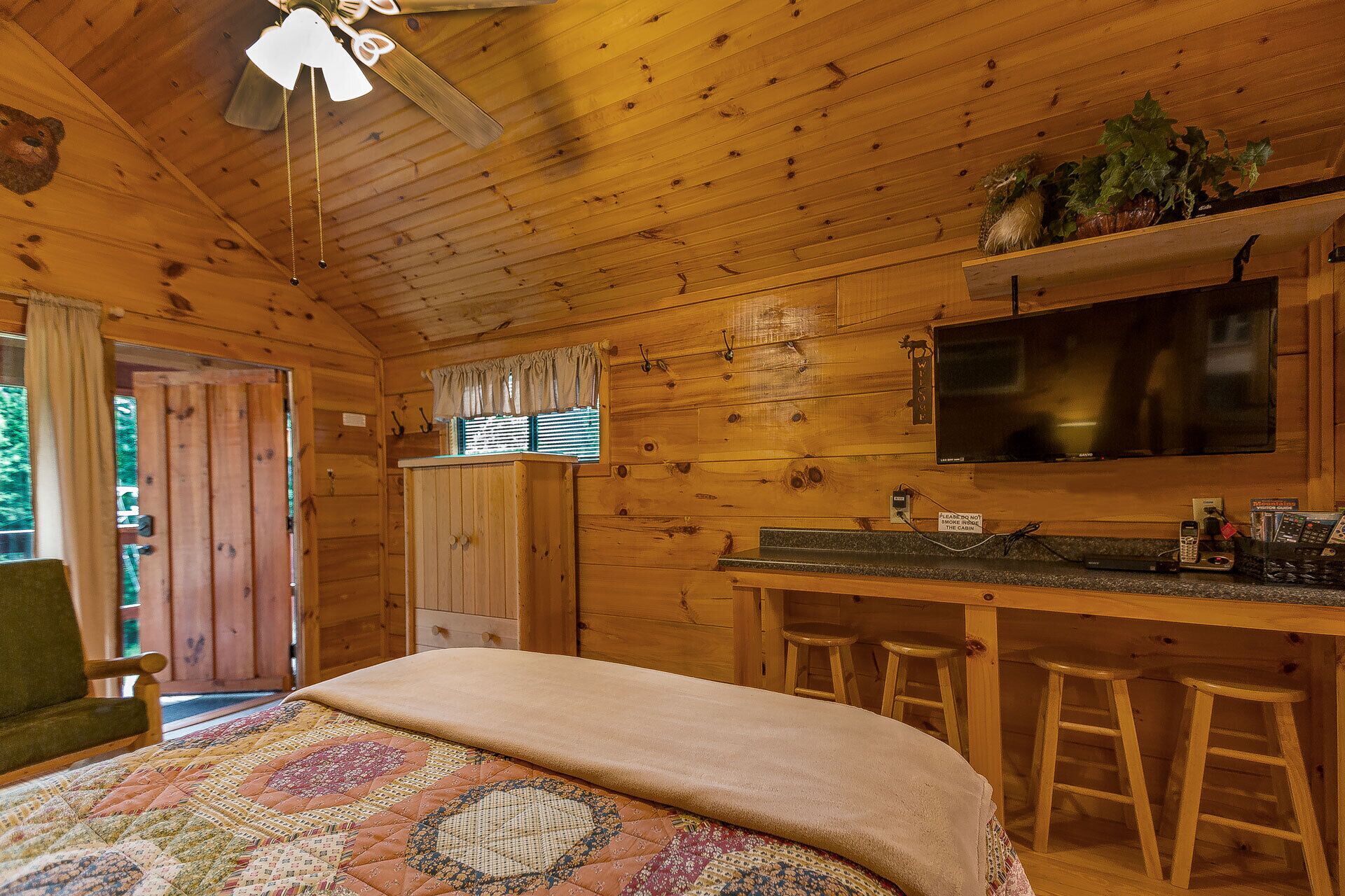 Mountain Serenity & Close To Hiking, Rafting, Fishing And Kayaking. "Moose Song"