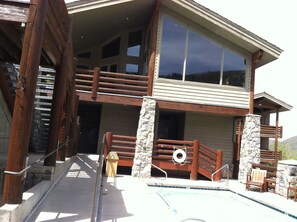 Et oppvarmet basseng