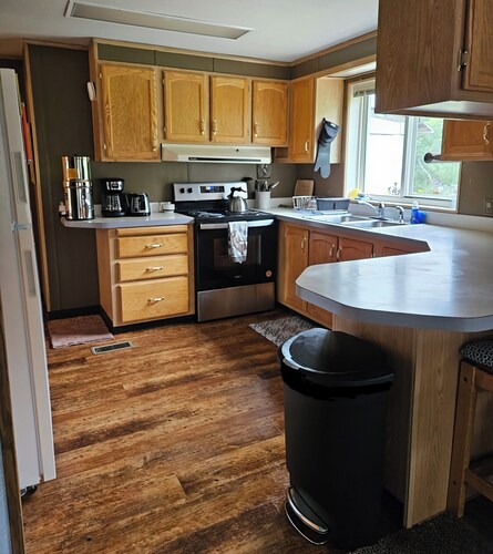 Quiet Countryside...but just a few minutes from town!!