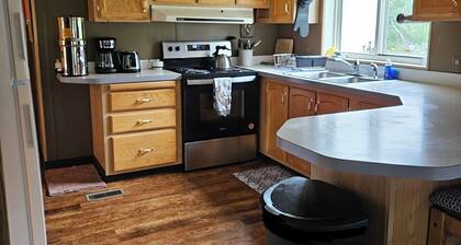 Quiet Countryside...but just a few minutes from town!!