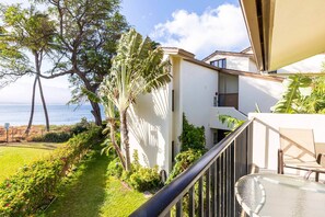Property grounds - MAK-B7 - South Maui Beachfront/View Condo in Ma’alaea; Great Value; 2BR/2BA (Wailuku)