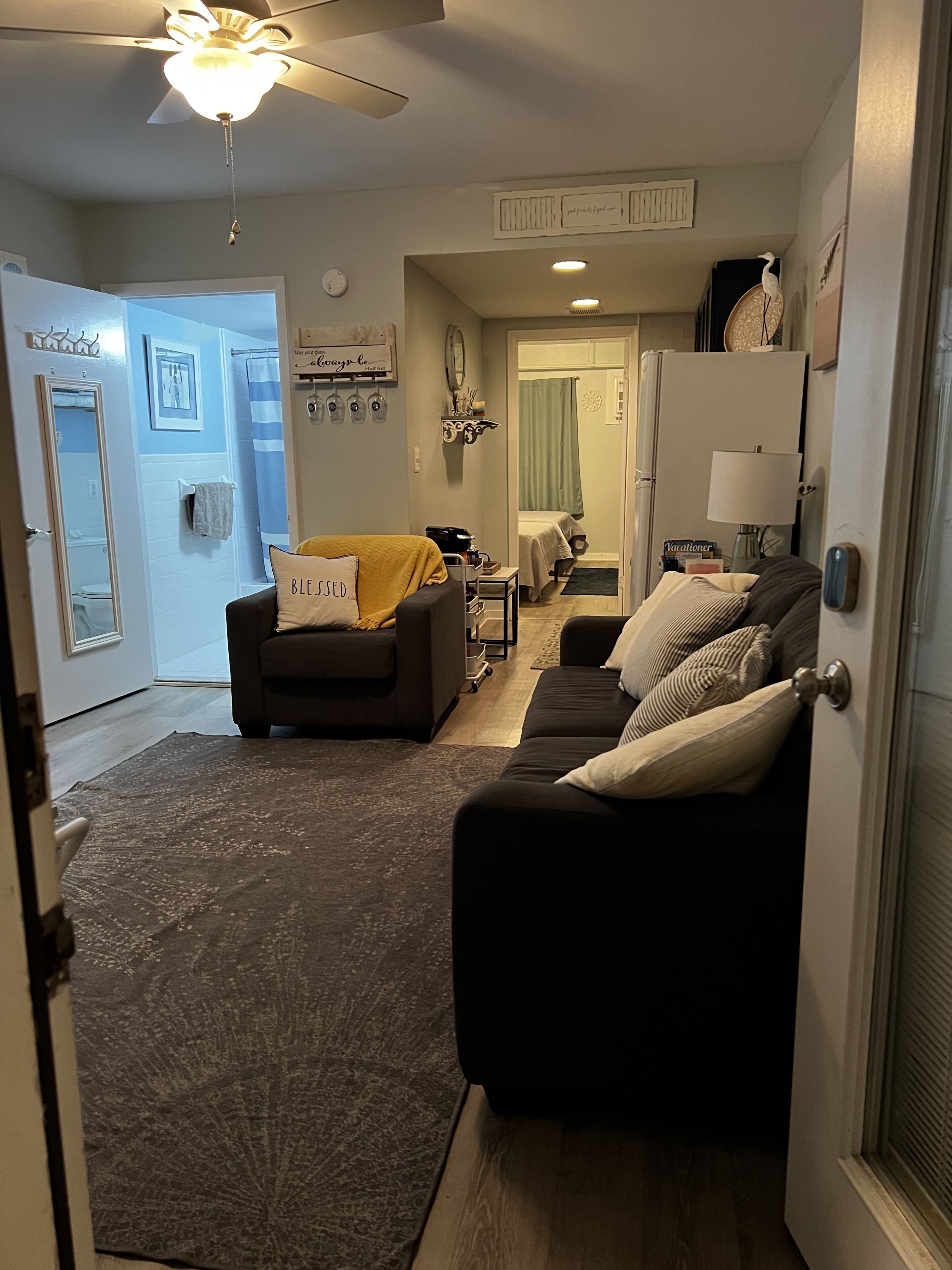 TOP FLOOR OCEAN VIEW 1 BR NEAR DIAMOND BEACH & CAPE MAY