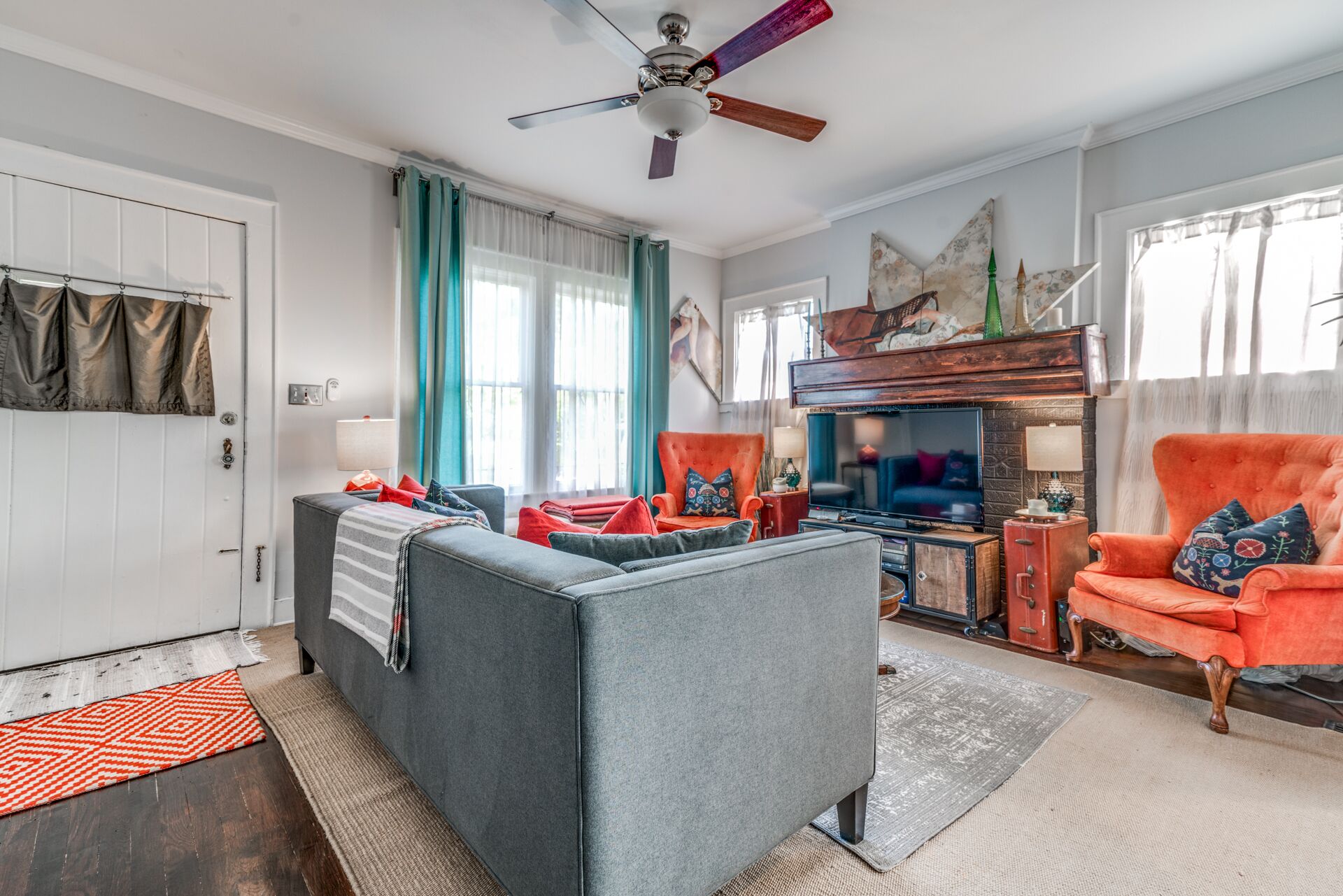 Cozy Art Lover's Getaway