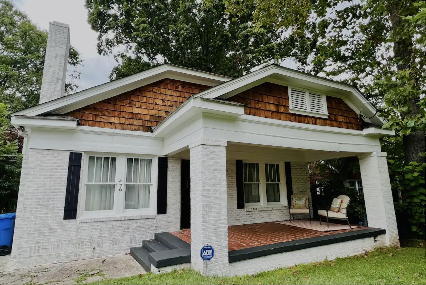 Cozy Art Lover's Getaway