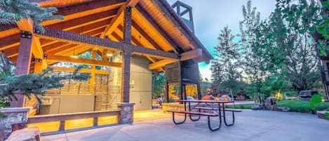 Outdoor dining