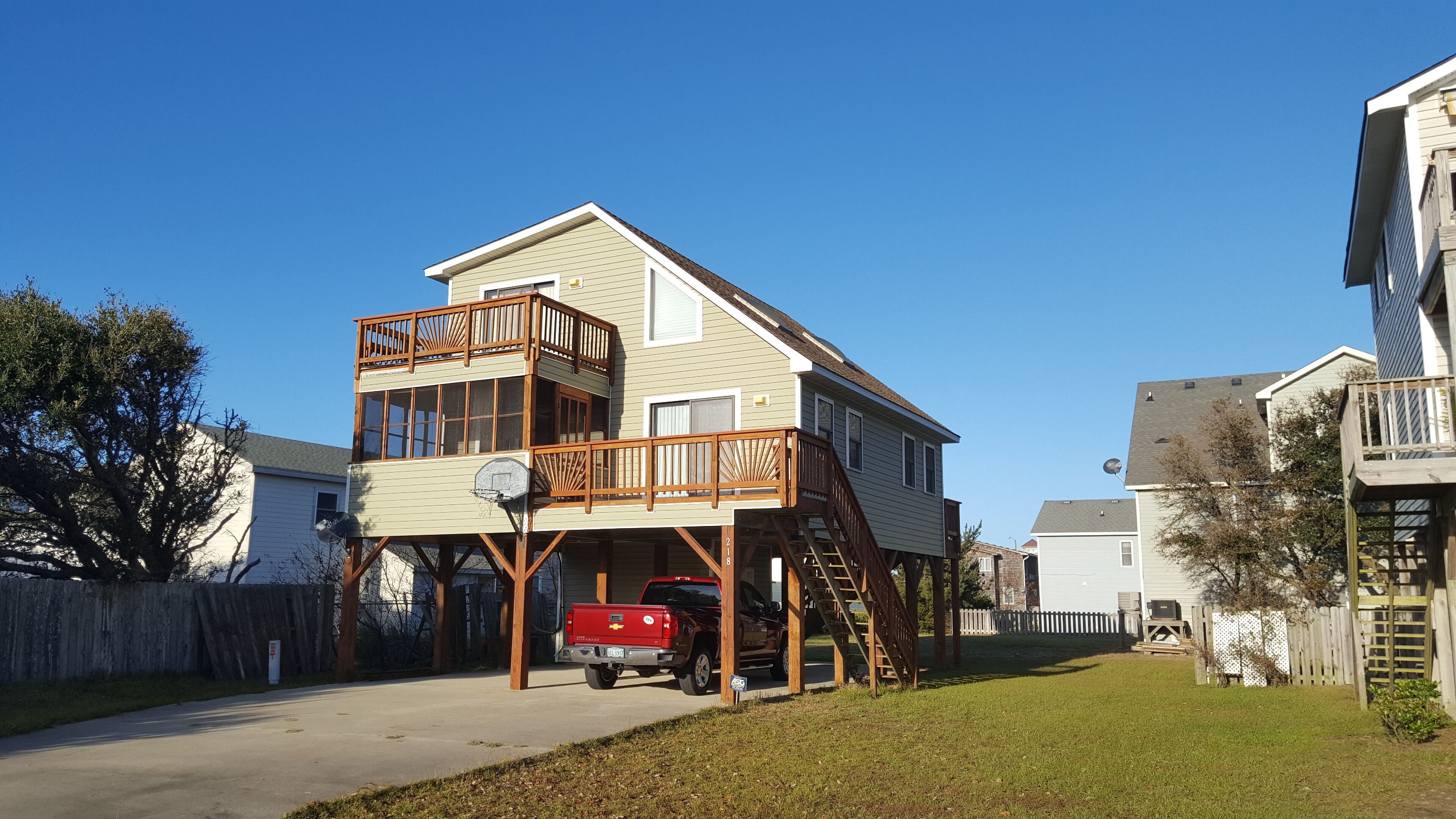 A Great Bargin, Pet Friendly. Two & half blocks from the beach.