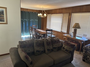 Smart TV, fireplace, DVD player, books