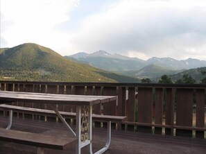 Outdoor dining - Breathtaking Views, Huge Deck, Private, Fireplace, 4 Bedroom 2 Bath, Sleeps 10

 (Estes Park)