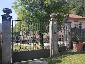 Enceinte de lâhĂ©bergement