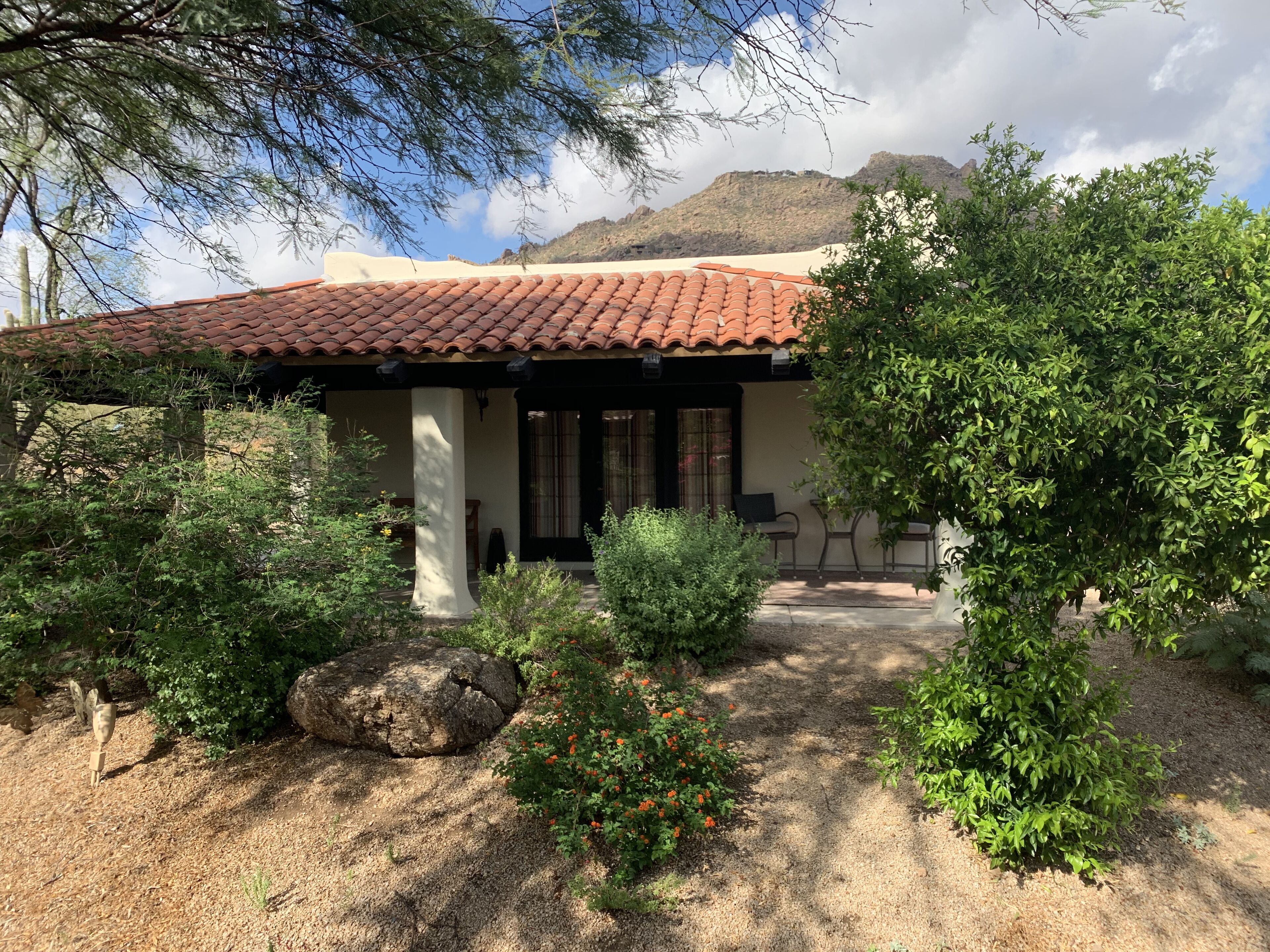 Luxurious 5-Star Suite - Best Alternative to the Boulders Resort