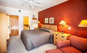 3 dormitoris, caixa forta a l'habitació i planxa i posts de planxar 