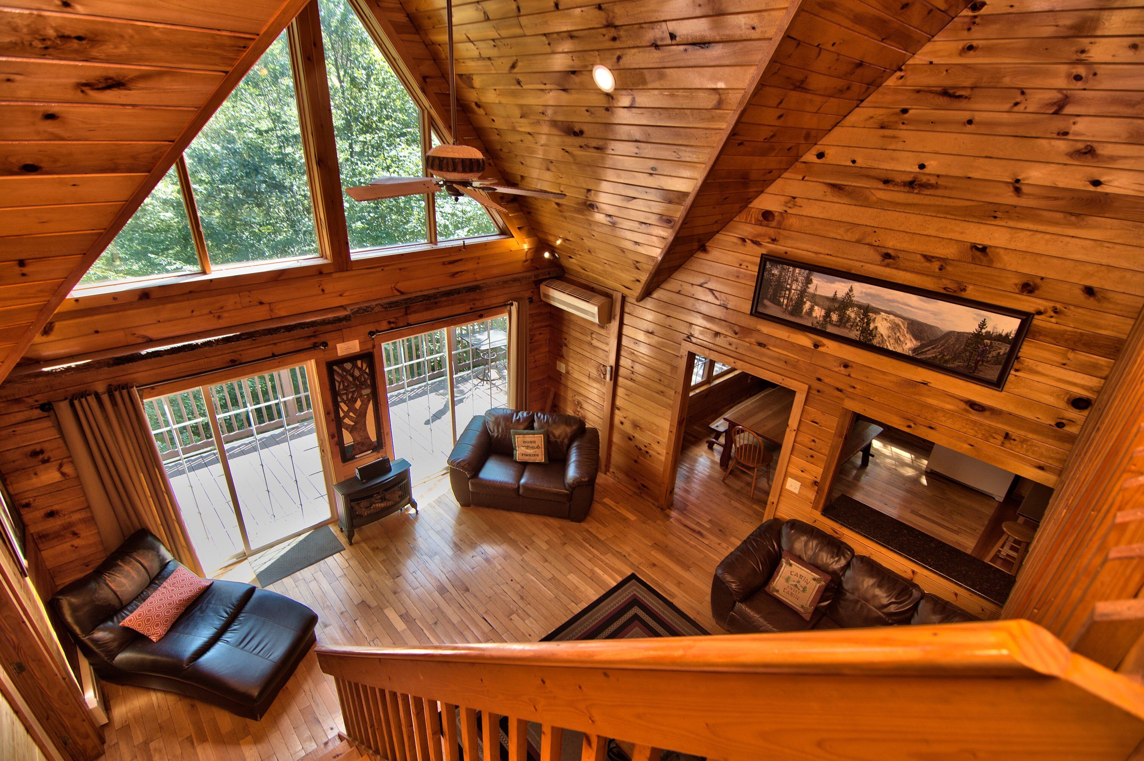   5BR 4BA Sleeps 20 Bachelor Parties And Family Reunions. Free WIFI