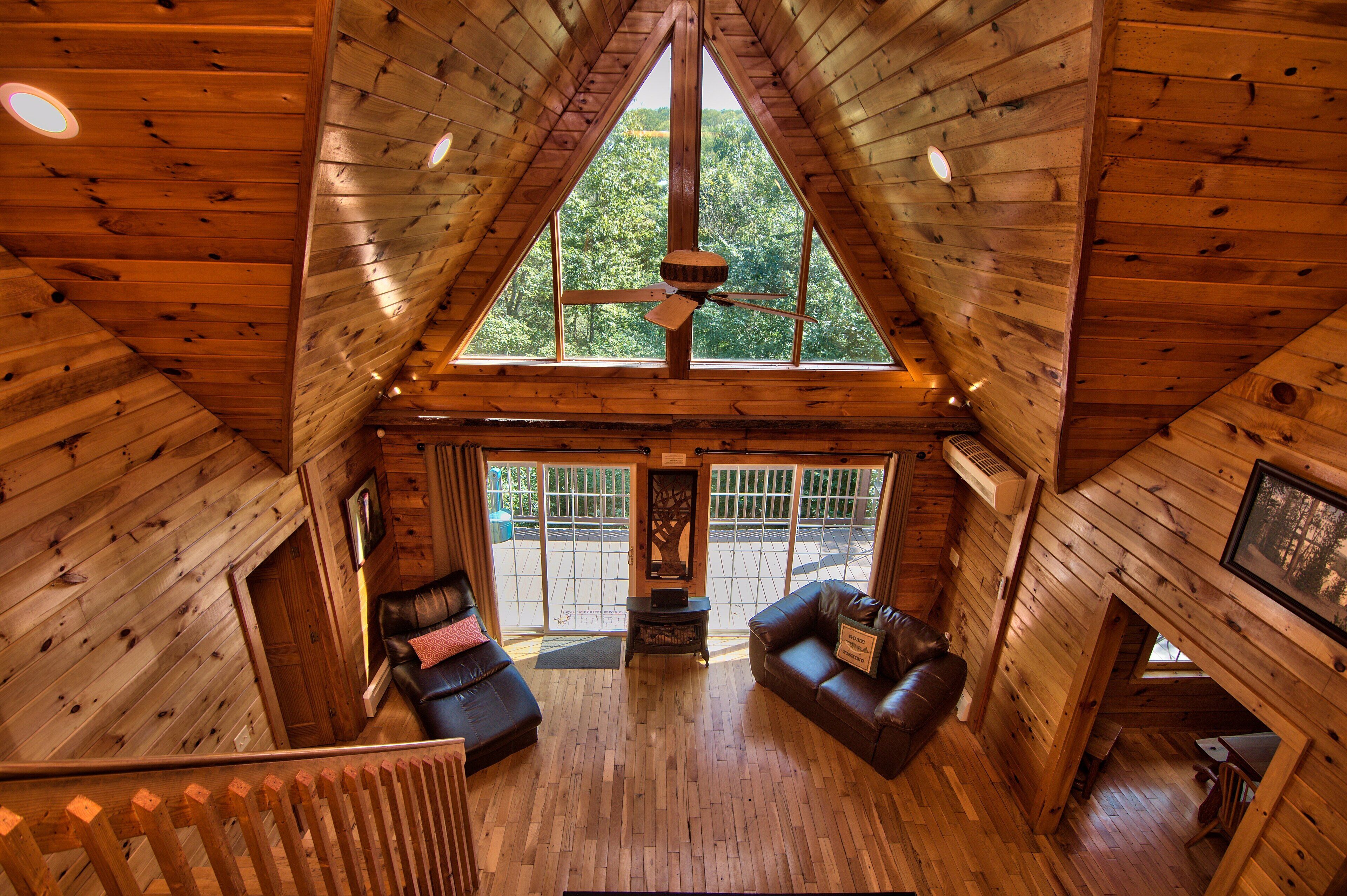   5BR 4BA Sleeps 20 Bachelor Parties And Family Reunions. Free WIFI