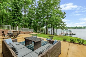 Outdoor dining - Great Views - with beach area! Gorgeous views of the lake (Double Springs)