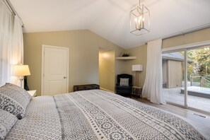 3 Schlafzimmer, Schreibtisch, Bügeleisen/Bügelbrett, Reisekinderbett