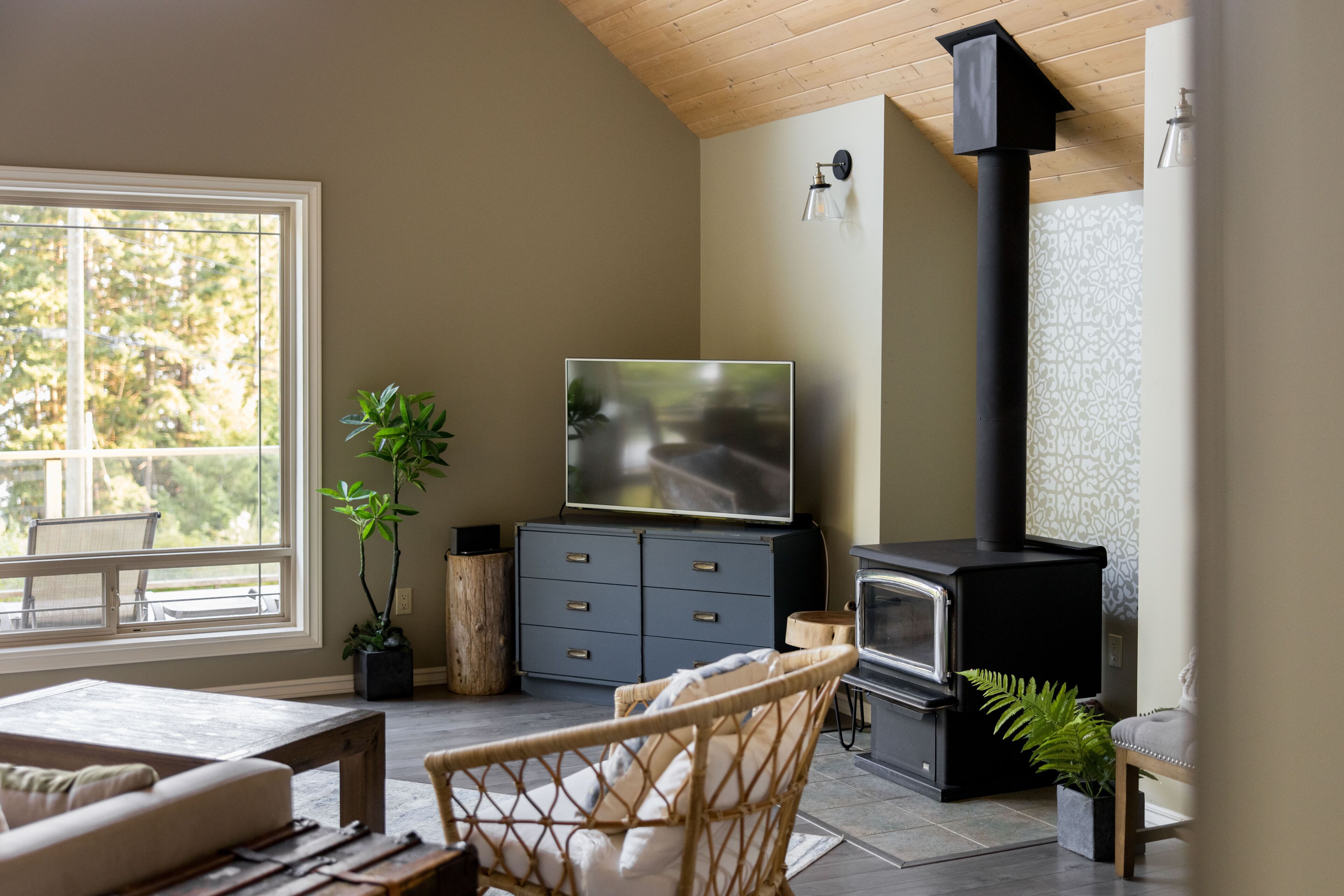 The Annex- Family Fun on Sargeant Bay 