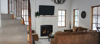 Charming cottage on the River Edge!