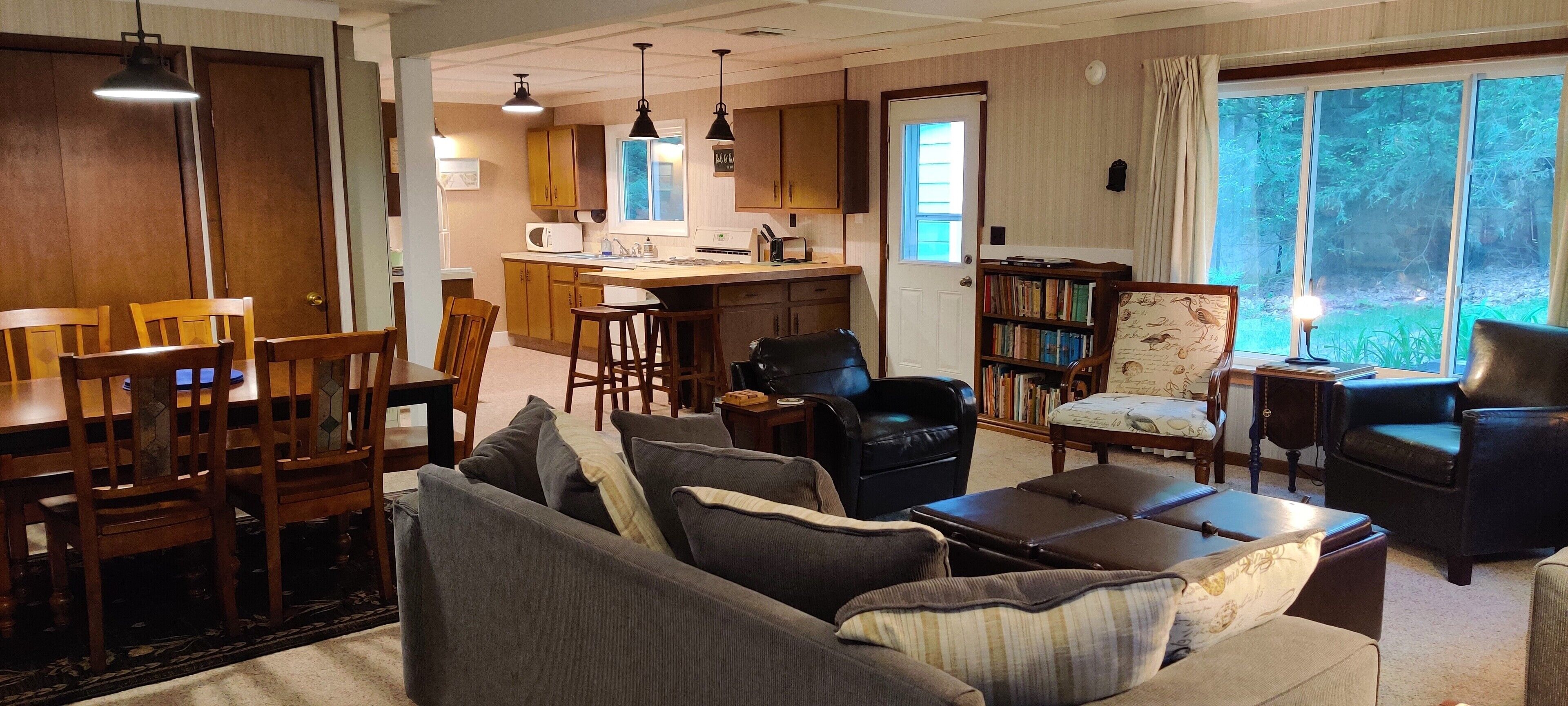 Lake Michigan Getaway: Relax, Unwind, Create Memories!