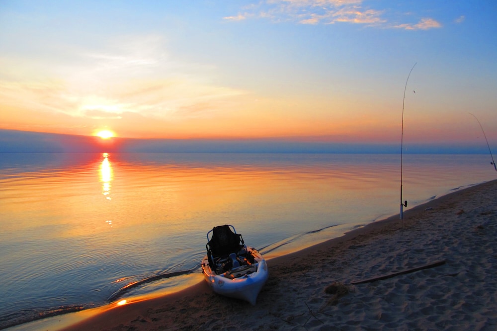 Lake Michigan Getaway: Relax, Unwind, Create Memories!