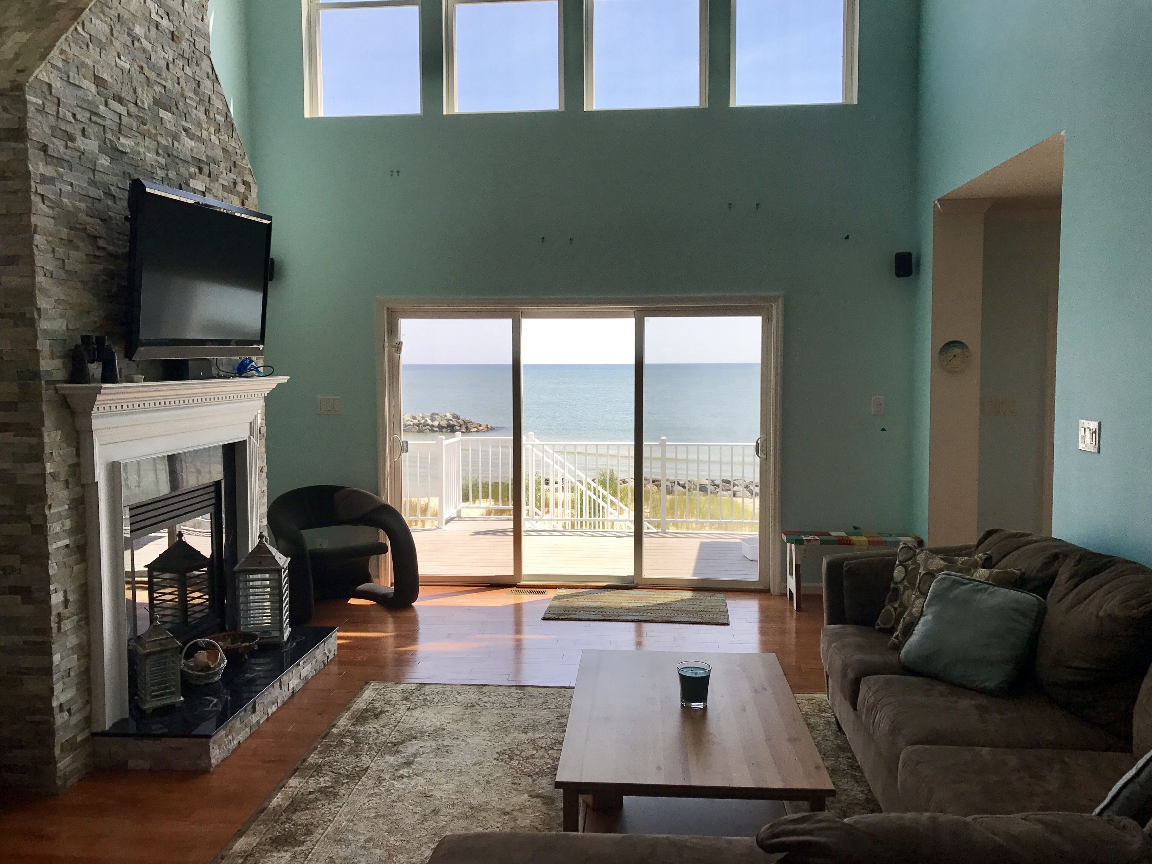 Modern House on a Private Beach - Relax in Paradise with OBX like environment.