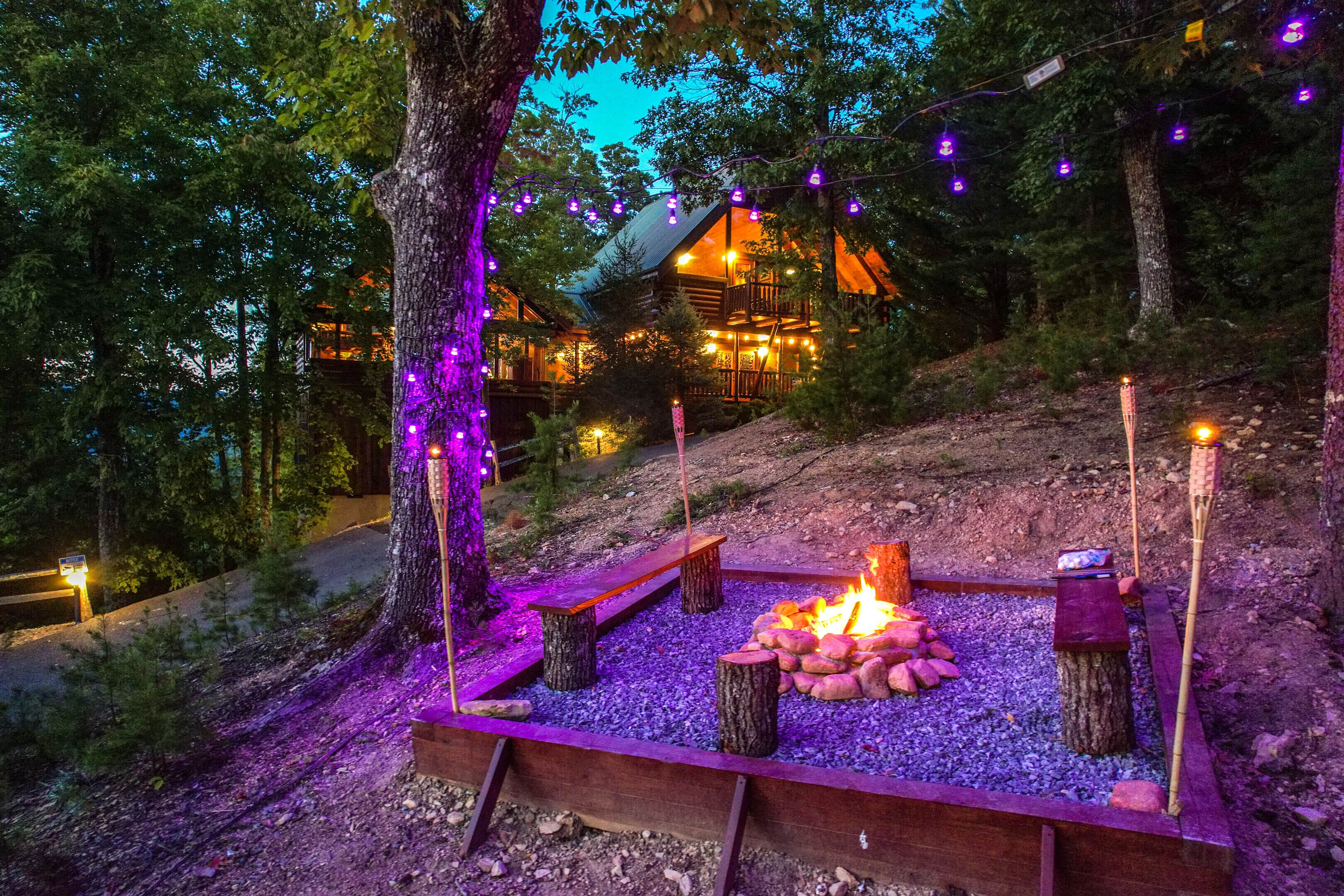 ⭐️Smoky MNT Top View⭐️2 Connected Log Cabin⭐King Suite⭐️2100ft²⭐HotTub⭐Firepit⭐
