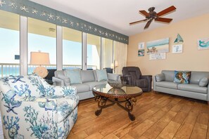 Smart TV - Beachfront Condo w/ Breathtaking Views & Resort Pool in Destin! 🌊☀🌴 (Destin)