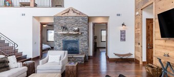 Luxury 150-Acre Ranch w/ Hot Tub, Panoramic Views & Privacy Near Paso Robles