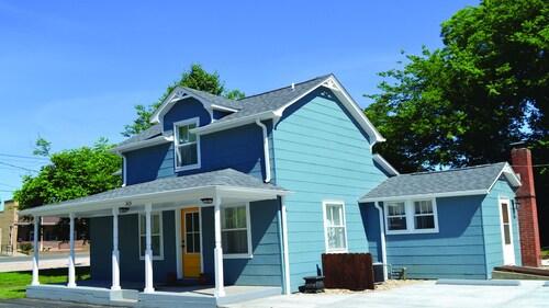 Gabouri Place ~ Completely Renovated Victorian in Ste. Genevieve's Historic Dist