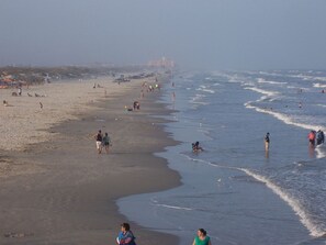 Beach - Cute 1st Floor 1/1 on Salt water Pond W/pier, Steps To Beach, Pool,Spa,Gym,Sauna (Corpus Christi)