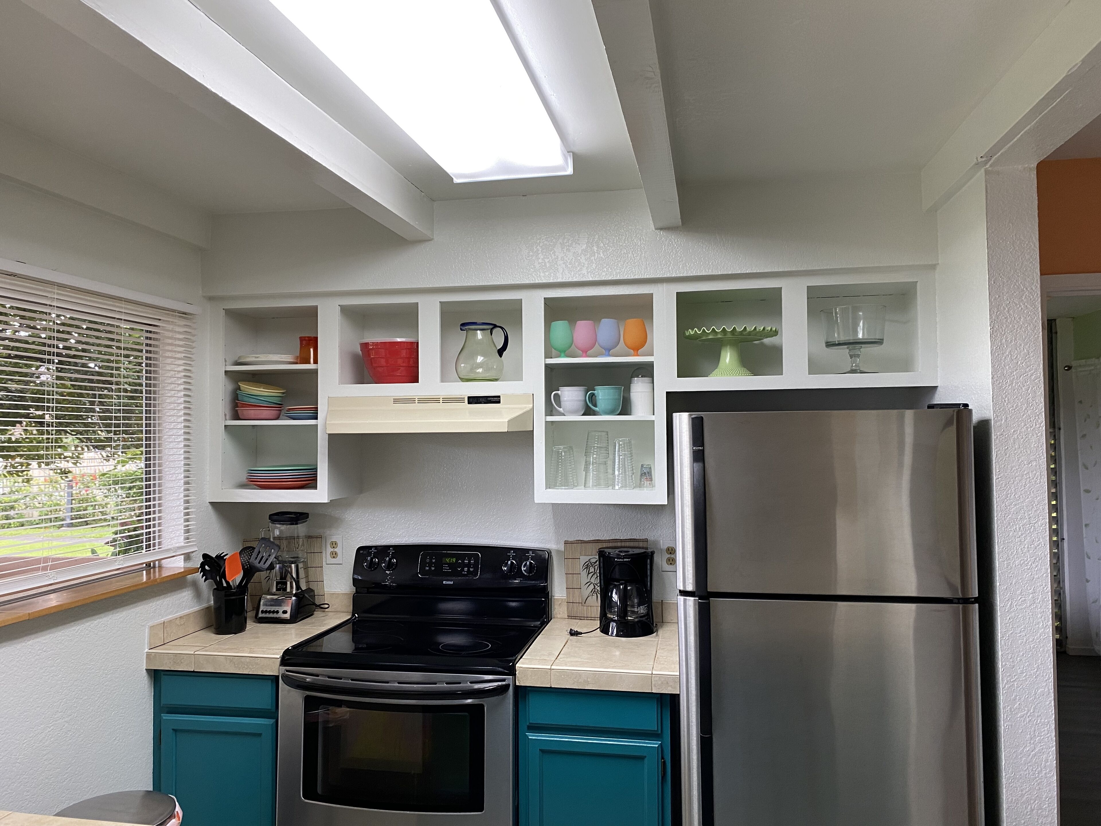 Clean, Conveniently Located Condo