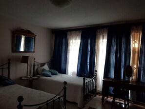 3 Schlafzimmer, Bügeleisen/Bügelbrett, Bettwäsche