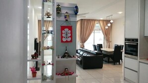 Living area - Decozie Homestay (George Town)