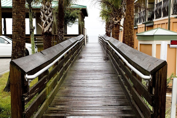 Walkway to Crystal Beach