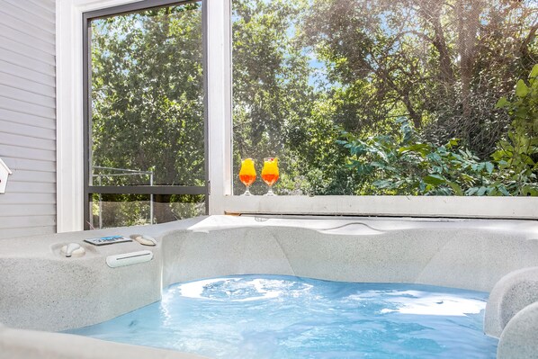 Outdoor spa tub