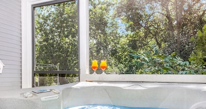 Main Street Hideaway | Cozy Cottage | Queen Bed | Hot Tub