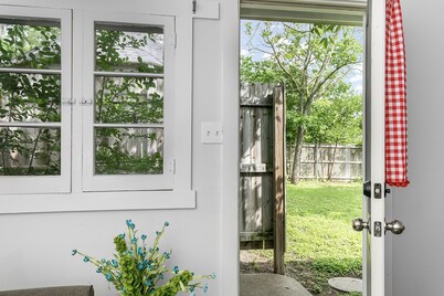Main Street Hideaway | Cozy Cottage | Queen Bed | Hot Tub