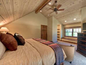 5 bedrooms, iron/ironing board, Internet, bed sheets - Big Sky Vacation Rentals: PR Oglala 10 (Big Sky)