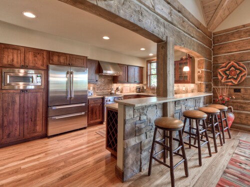 Big Sky Vacation Rentals: PR Oglala 10